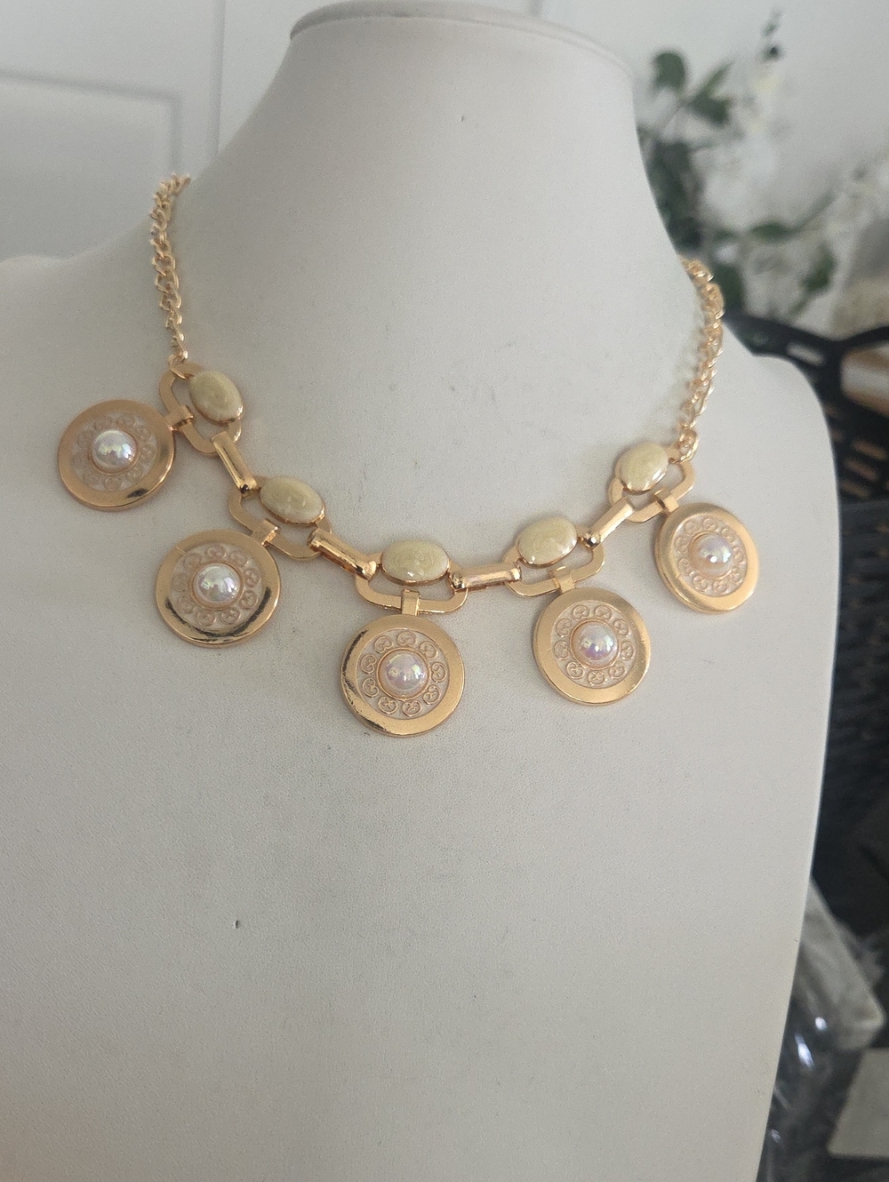 Paparazzi Alluring Ambiance Gold Necklace NWT